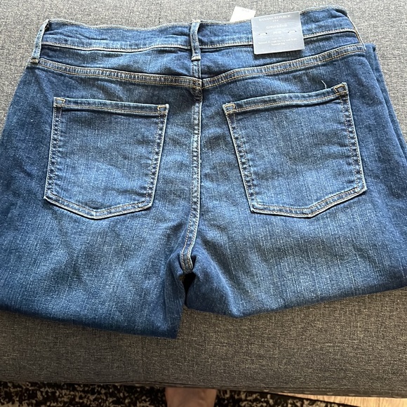 Banana Republic Girlfriend cut jeans - Picture 4 of 4
